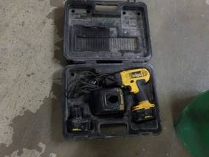 lot 69 image: Tote Full of Untested Tools...