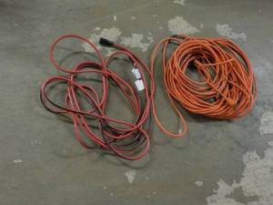 lot 73 image: 2 Extension Cords...