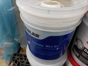 lot 86 image: 5 Gallon Pail Ecolab Ecotemp Ultra ...