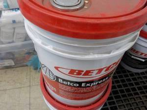 lot 89 image: 5 Gallon Pail Betco Express Srt Flo...