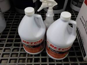 lot 97 image: 2 - 1 Gallon Jugs Betco Velocity De...