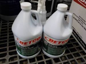 lot 98 image: 2 -1 Gallon Jugs Betco Restroom Cle...