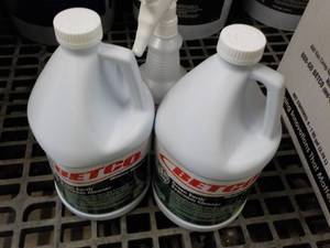 lot 99 image: 2 -1 Gallon Jugs Betco Restroom Cle...