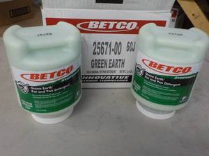 lot 148 image: 2 Betco 4 lb. Jugs Pot and Pan Dete...