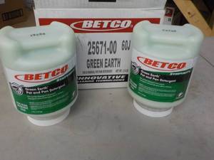 lot 149 image: 2 Betco 4 lb. Jugs Pot and Pan Dete...