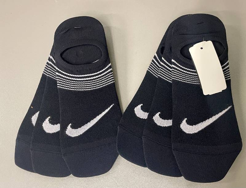 lot 30 image: 6 Pair Nike Everyday Lightweight Footie Black Training Socks