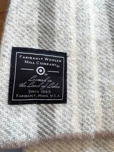 lot 9 image: Faribault Woolen Mills 100% Virgin Wool Infinity Scarf