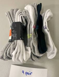 lot 24 image: 9 Pair Nike Everyday Lightweight No-Show Socks
