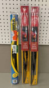 lot 86 image: Lot of Windshield Wipers