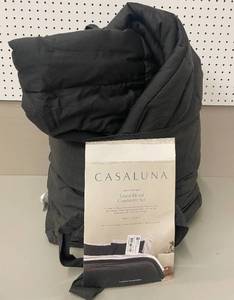 lot 102 image: Casaluna FullQueen Heavyweight Linen Blend Comforter