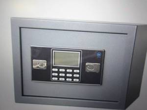 stalewart electronic gun and valubl...