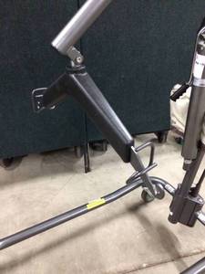 lot 6 image: MSRP $800 MCKESSON 450LB CAPACITY MANUAL HYDRAULIC PATIENT LIFT WITH SLING - LIKE NEW CONDITION