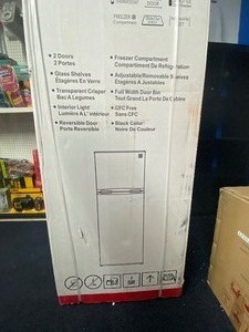 RCA 7.5 CU. FT. REFRIGERATORFREEZER
