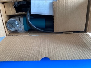 MAKITA 4-12 ANGLE GRINDER