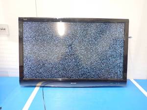 lot 53 image: Sharp Aquos LC-52E77UN 52 TV (includes power and 30 day warranty)