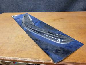 lot 729 image: NOS - Genuine GM 1999 to 2007 GM Truck Side Window Air Deflectors - Part No. 12496038