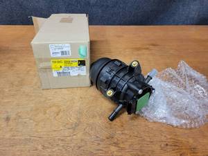 lot 750 image: NOS - Genuine GM Diesel Fuel Filter Kit - Fits 2017 to 2019 Chevrolet Silverado & GMS Sierra - Part No. 23149526 or 84932999