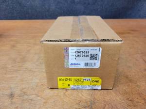 lot 751 image: NOS - Genuine GM Throttle Body Assembly - Fits 2002 to 2007 GM Trucks - Part No. 12679525