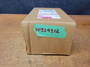 lot 752 image: NOS - Genuine GM Fuel Feed and Return Assembly - Part No. 10359312