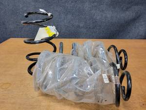 lot 755 image: NOS - GM Springs - Part No. 22132938 & (2) 10391597