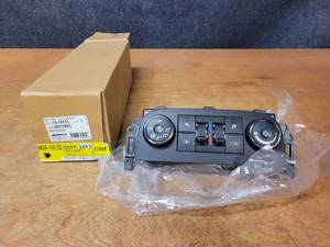 lot 759 image: NOS - Genuine GM Dash Control Unit - Part No. 20972893