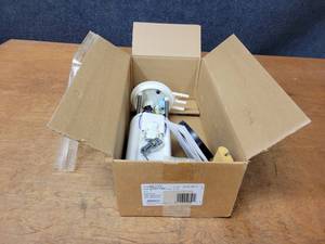 lot 822 image: NOS - Genuine GM Fuel Pump Assembly - Part No. 25331861