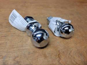 lot 842 image: NOS - 2 Hitch Ball - 7500 LB - 1 Shank and 1-78 Hitch Ball - 2000 LB - 34 Shank