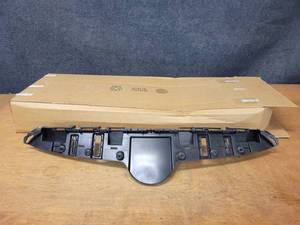 lot 710 image: NOS - Genuine GM 2017 to 2019 Buick Encore Grill Support Bracket - Part No. 42491769