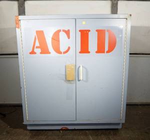 lot 21 image: Large Acid and Corrosives Cabinet