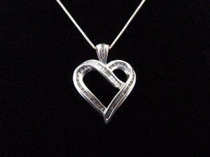 .925 Sterling Silver Diamond Heart Pendant Necklace