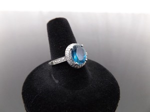 .925 Sterling Silver Diamond Accented Oval Cut Aquamarine Crystal Ring Size 8.5