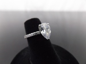.925 Sterling Silver Pear Cut Zirconia Ring Size 4