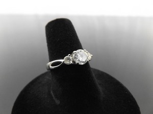 .925 Sterling Silver Faceted Zirconia Ring Size 7