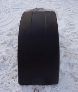 lot 12 image: 2   - Fleetline Brand Heavy Duty Poly Dump TruckSemi Fenders