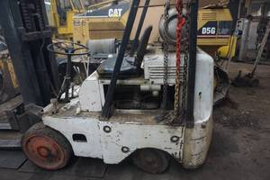 lot 10 image: Clark Propane Powered Fork Lift