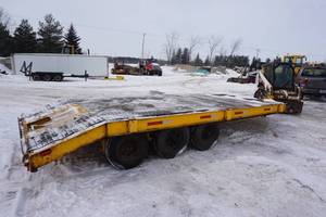 lot 3 image: 1965 Fruehauf 19 Triple Axle Deck Over Equipment Trailer