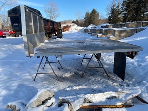 lot 5 image: 9 Aluminum Flat Bed Truck Bed
