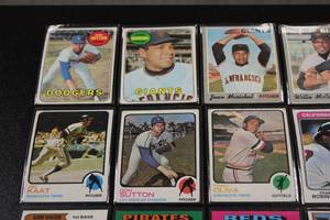 lot 47 image: Vintage Baseball Card Star Lot  20 Card Lot