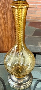 lot 27 image: Vintage Yellow Glass Table Lamp