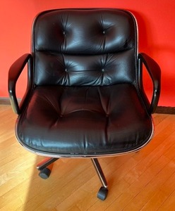 lot 23 image: Knoll Executive Arm Chair on Castors
