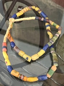lot 90 image: Handcrafted Beaded Necklace