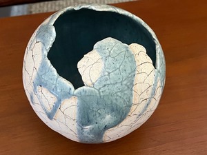 lot 85 image: Stunning Pottery Vessel by Pak Heng