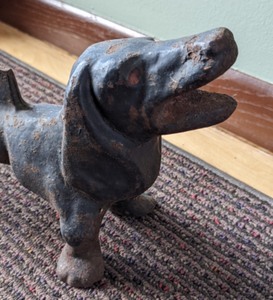 lot 116 image: Antique Cast Iron Doggie Doorstop