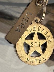 lot 241 image: Byk Hotel Vintage Key Chain