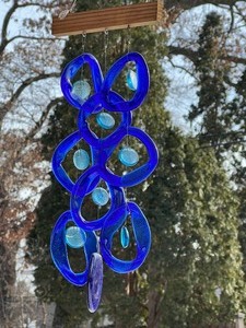 lot 233 image: Beautiful Art Glass Wind Chime