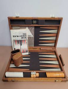 lot 211 image: Game Night Fun