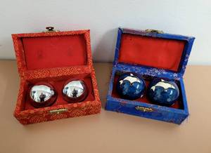 lot 212 image: Chinese Beh Wah Balls plus