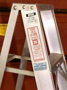 lot 174 image: 6ft Aluminum Planters Ladder