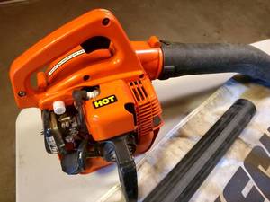 lot 178 image: Echo Gas Powered Leaf Blower  Vaccum