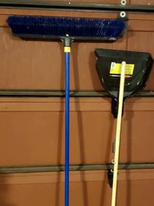 lot 252 image: Assorted Shop Brooms Lot
